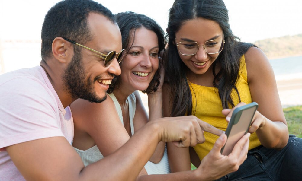 Transactional vs. Promotional SMS: Which Strategy Wins in 2025?
